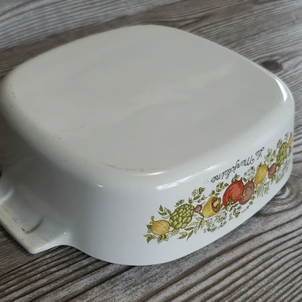 Corning ware vintage 2 qt. La Marjolaine casserole